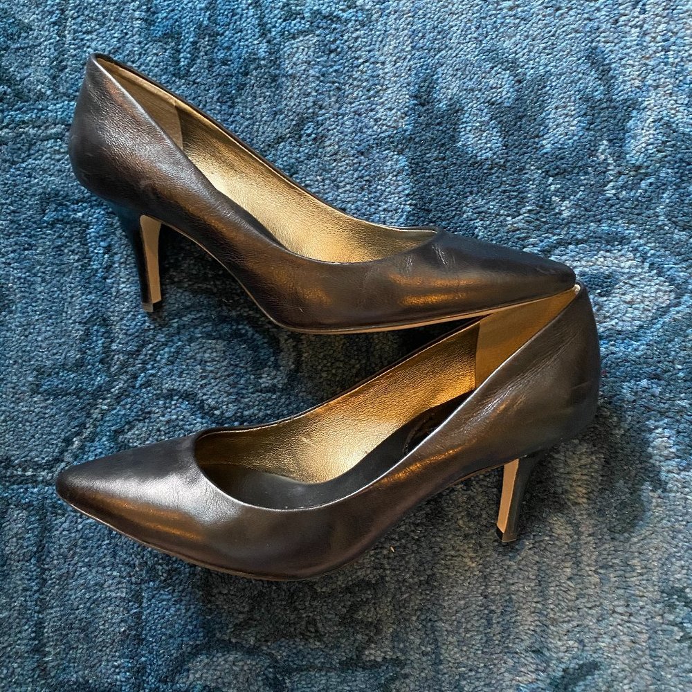 Banana Republic EUC 3" heel Black Leather Pumps Sz 10